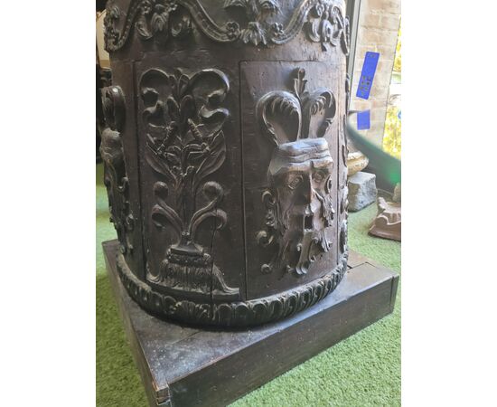 Antico torchio da vino intagliato e decorato epoca '600 Toscana