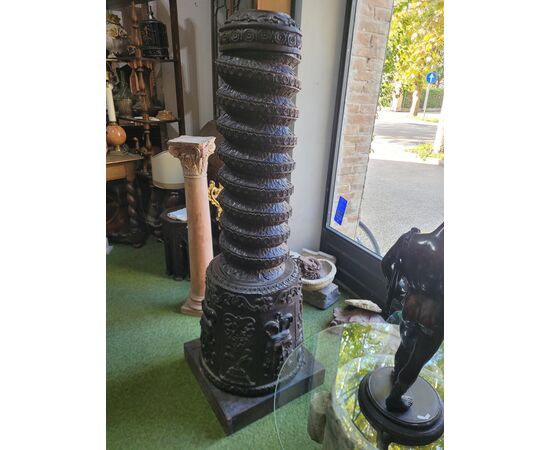 Antico torchio da vino intagliato e decorato epoca '600 Toscana