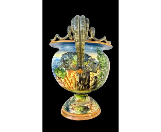 Large majolica vase decorated with a historical scene. Molaroni. Pesaro.