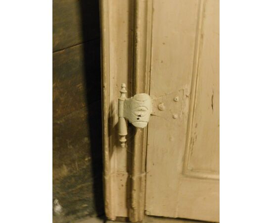 PTL573 - Porta laccata e dipinta, un battente, con telaio, epoca '700, misure luce cm L 82 x H 196