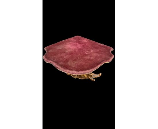 Corner shelf in carved wood and gold leaf. Florence.