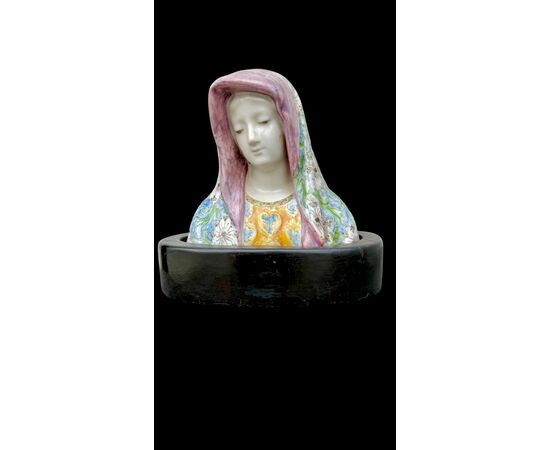 Majolica bust of the Madonna. Minghetti, Bologna.