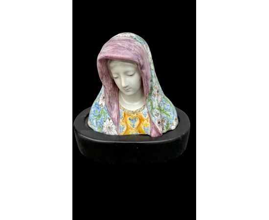Majolica bust of the Madonna. Minghetti, Bologna.