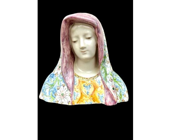 Majolica bust of the Madonna. Minghetti, Bologna.