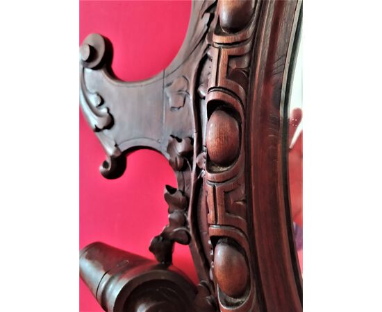 Specchio in legno intagliato
