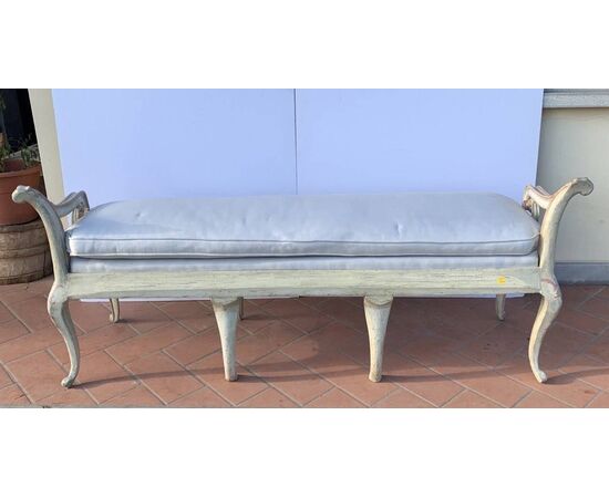 Wall bench in lacquered and painted wood. Venice, 18th century.