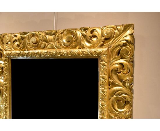 Large Florentine mirror from the early 18th century