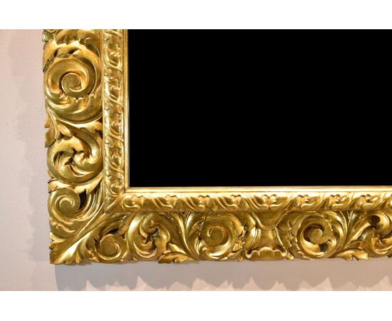 Large Florentine mirror from the early 18th century