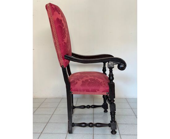 Trono seggiolone in noce . Bologna XVIII secolo