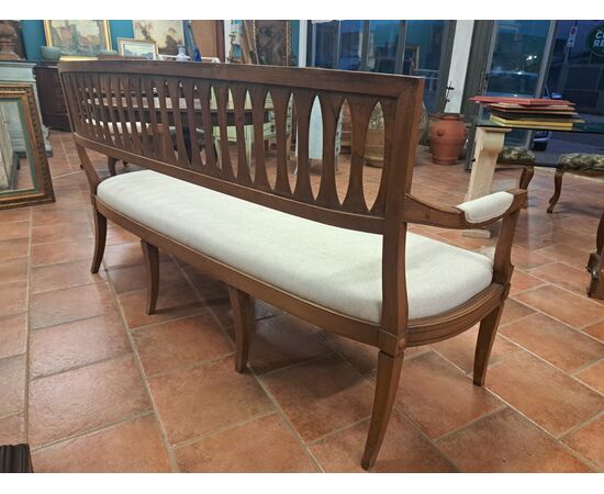 Divano in stile Neoclassico in noce