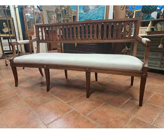 Divano in stile Neoclassico in noce