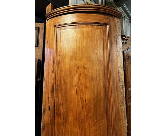 ARM255 - Coppia di placard/ angoliere in rovere, epoca '800, misure massime cm L 90 x H 241 x P 30