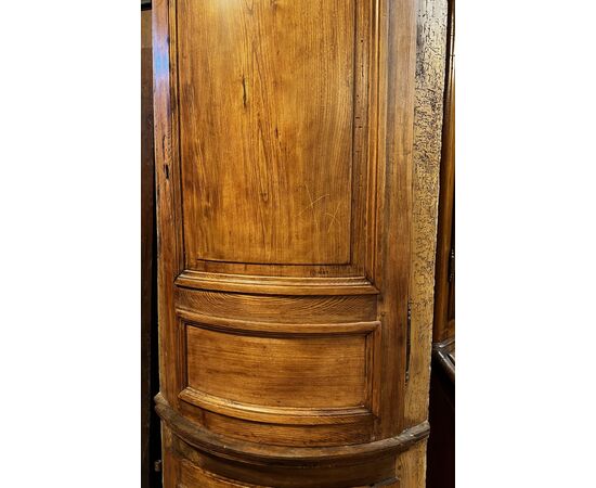 ARM255 - Coppia di placard/ angoliere in rovere, epoca '800, misure massime cm L 90 x H 241 x P 30