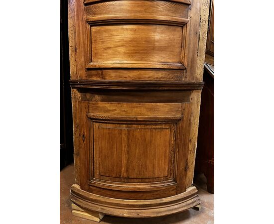 ARM255 - Coppia di placard/ angoliere in rovere, epoca '800, misure massime cm L 90 x H 241 x P 30