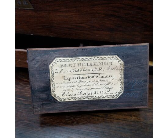 Scrittoio da viaggio per corrispondenza in palissandro, epoca 800