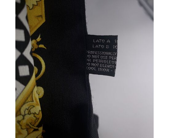 VERSACE Foulard Vintage in Seta Col. Multicolore