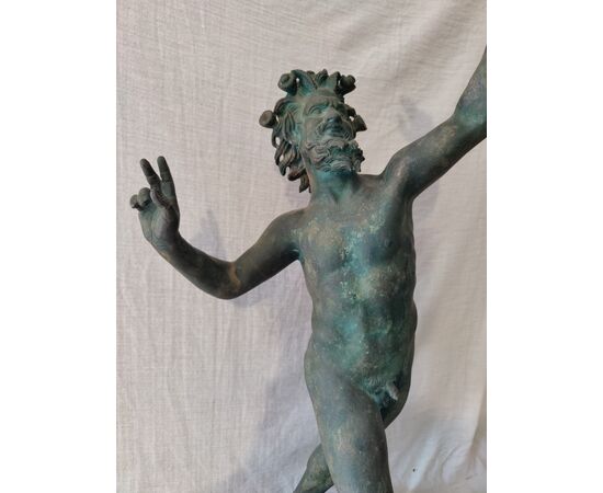 Bellissima scultura raffigurante Fauno danzante - H 81 cm