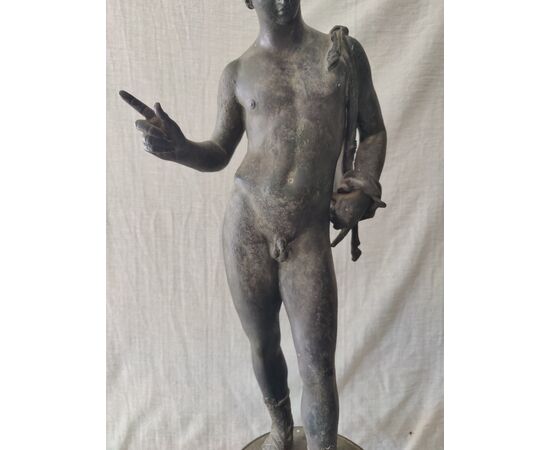 Elegante scultura in bronzo raffigurante Narciso - H 62 cm