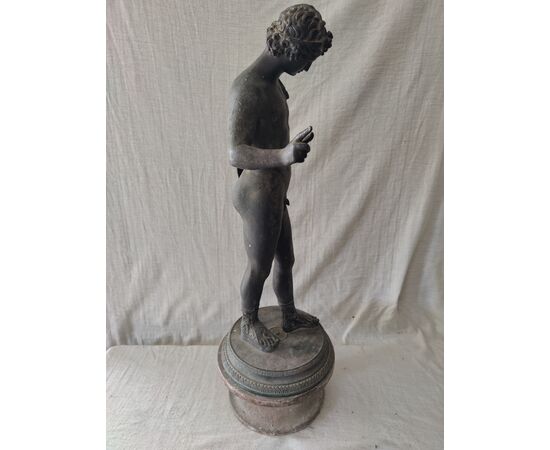 Elegante scultura in bronzo raffigurante Narciso - H 62 cm