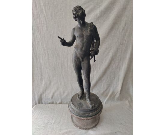 Elegante scultura in bronzo raffigurante Narciso - H 62 cm