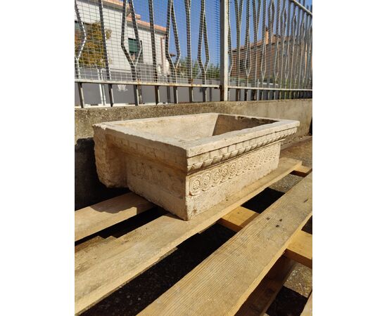 Raffinato lavandino in marmo Rubbio finemente decorato con mascherone - 64 x 42 cm