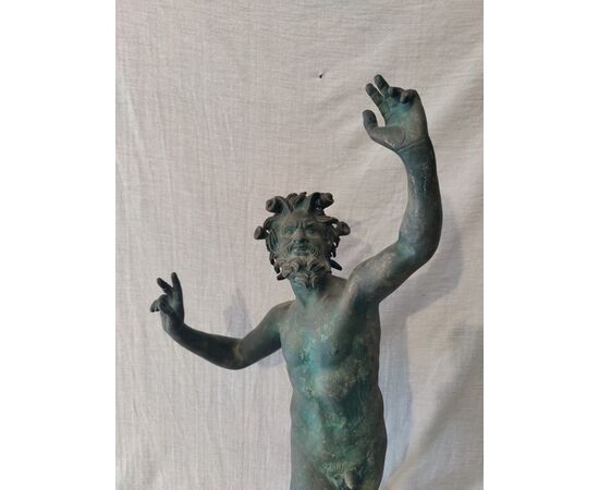 Bellissima scultura raffigurante Fauno danzante - H 81 cm