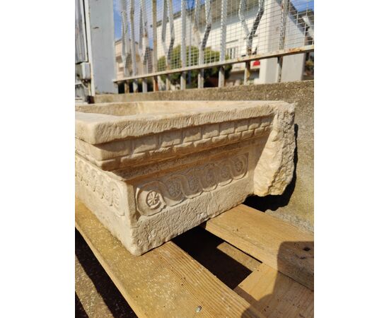 Raffinato lavandino in marmo Rubbio finemente decorato con mascherone - 64 x 42 cm