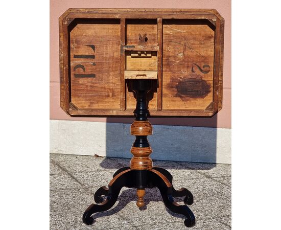 Tavolino a vela intarsiato, bottega di Rolo (Emilia), seconda metà dell’Ottocento