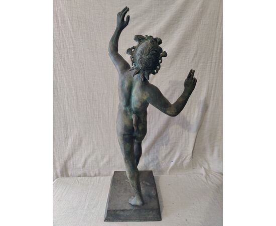 Bellissima scultura raffigurante Fauno danzante - H 81 cm