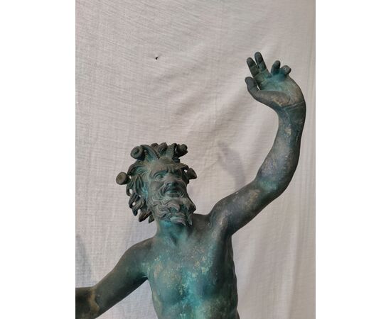 Bellissima scultura raffigurante Fauno danzante - H 81 cm