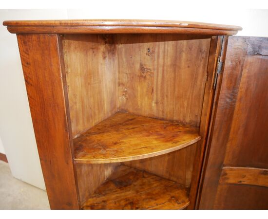 Antique walnut corner cabinet, 19th century