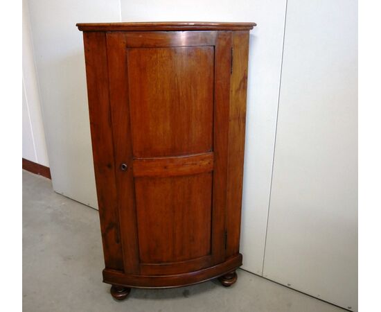 Antique walnut corner cabinet, 19th century