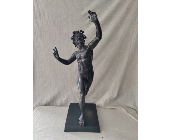 Bellissima scultura raffigurante Fauno danzante - H 80 cm
