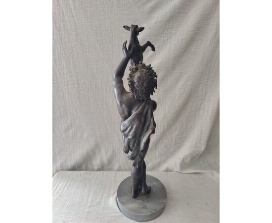 Meravigliosa scultura raffigurante Satiro con capretta - H 68 cm