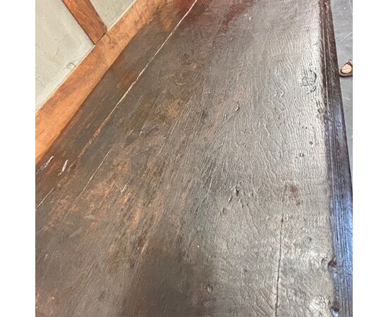 Antique 17th century oak chest. Carved. Dimensions 166 x 58 h 78 cm Antique 17th century oak chest. Carved. Dimensions 166 x 58 h 78 cm