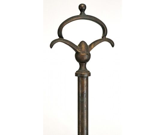 Florentine bronze floor lamp, H 180 cm. Early 19th century. Height 180 cm