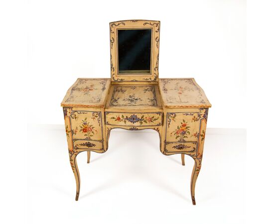 Lacquered wooden dressing table, Genoa, 18th century