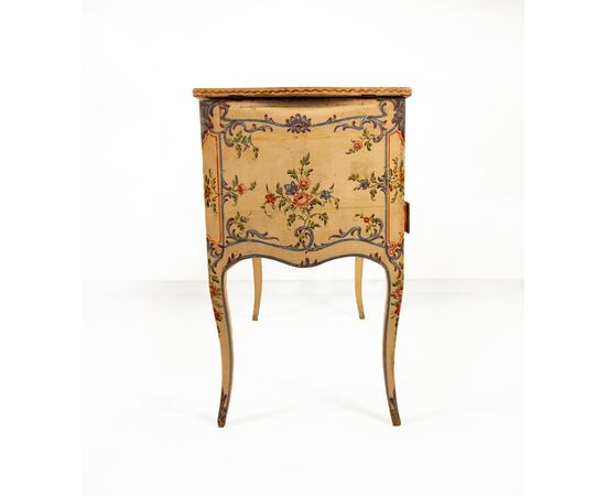 Lacquered wooden dressing table, Genoa, 18th century