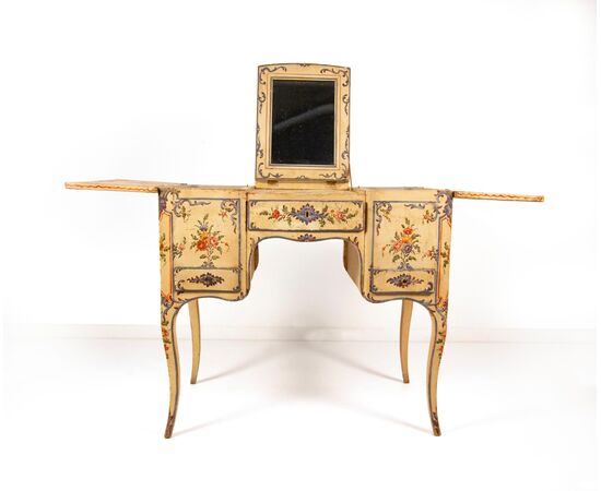 Lacquered wooden dressing table, Genoa, 18th century