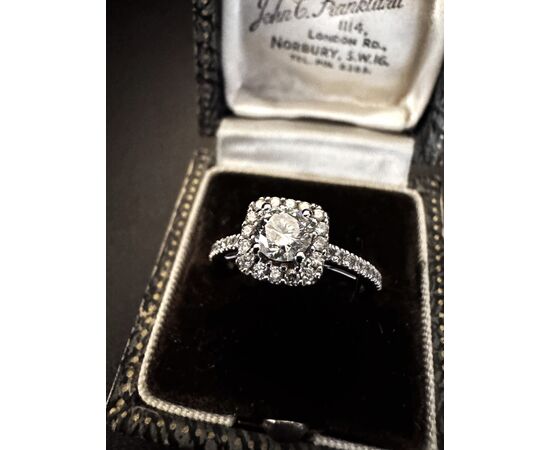 Anello  con  Diamanti Anello  con  Diamanti