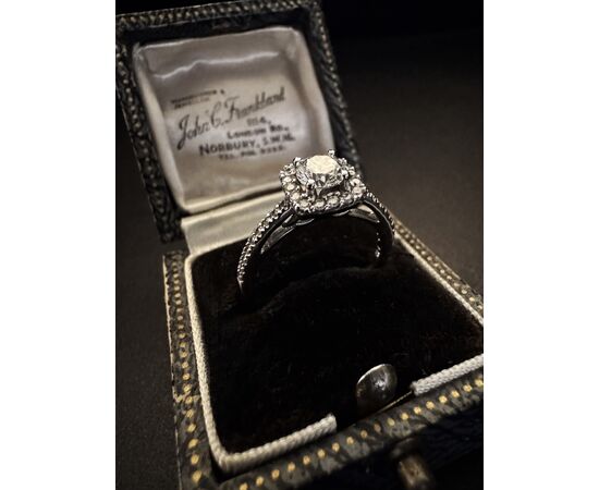 Anello  con  Diamanti Anello  con  Diamanti