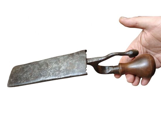 Zoomorphic tool for farriers from the late 19th century