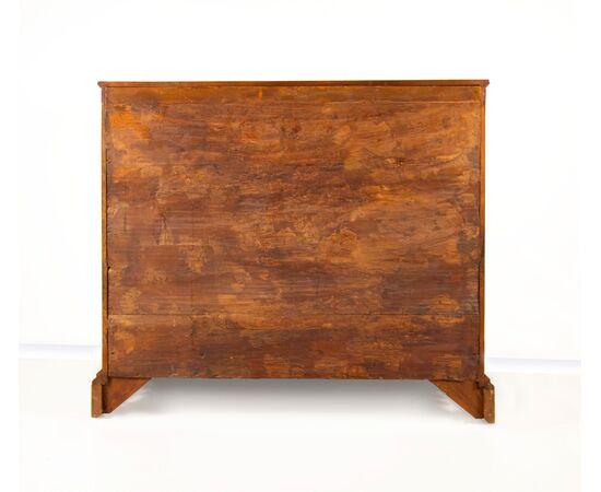 Walnut chest of drawers, Lombardy, early 18th century