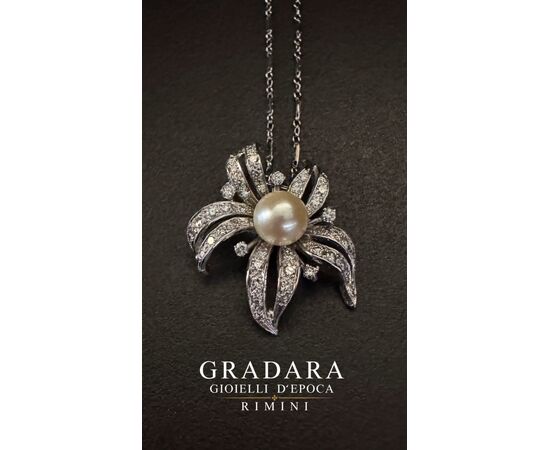 Pendant with Pearl and Diamonds. Pendant with Pearl and Diamonds.