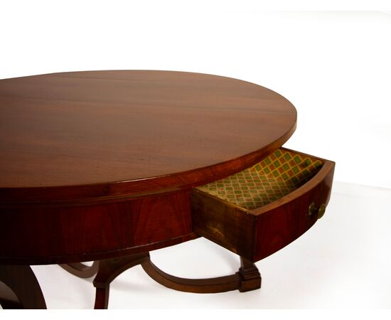 Walnut veneered table, 19th century