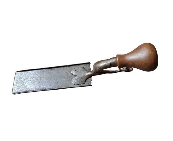 Zoomorphic tool for farriers from the late 19th century