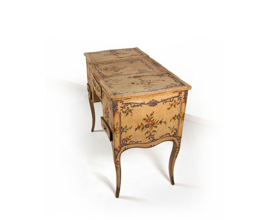 Lacquered wooden dressing table, Genoa, 18th century