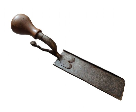 Zoomorphic tool for farriers from the late 19th century