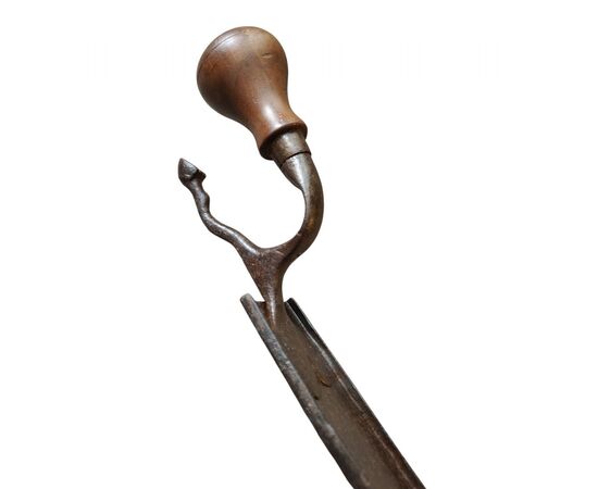 Zoomorphic tool for farriers from the late 19th century