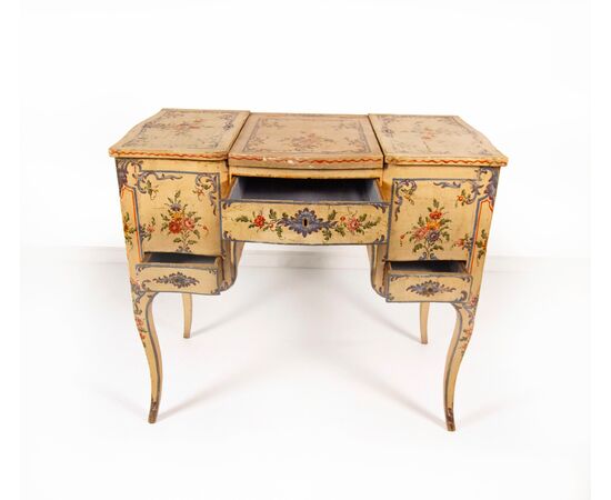 Lacquered wooden dressing table, Genoa, 18th century